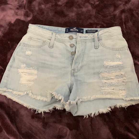 Hollister High-Rise Mom Shorts - Picture 2 of 4